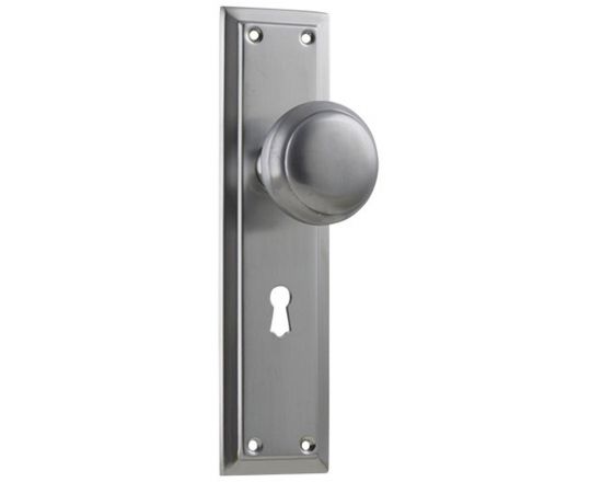 Richmond knob on lever lock plate set - Satin chrome
