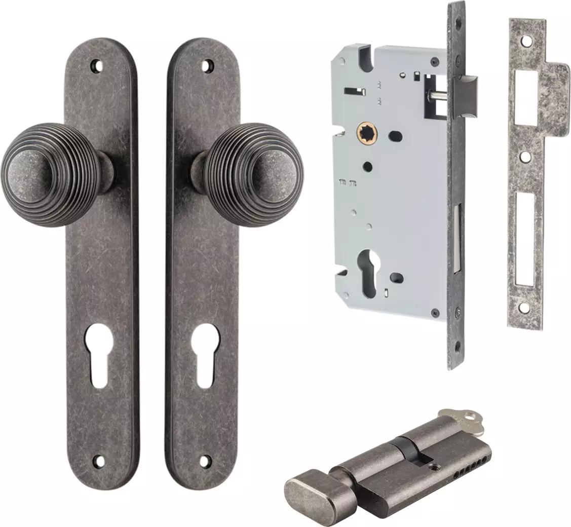 Guildford Knob - Oval Entrance Set - Key / Turn - DN